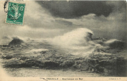 14 - TROUVILLE -  BOURRASQUE EN MER - Trouville