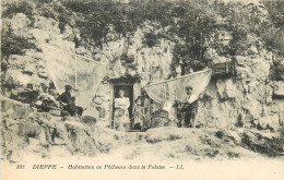 76 - DIEPPE - HABITATION DE PECHEURS DANS LA FALAISE - Dieppe