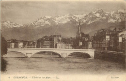 38 - GRENOBLE - L'ISERE ET LES ALPES - Grenoble