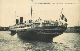 NOS NAVIRES "" LA PROVENCE "" ENTRANT AU HAVRE - Paquebots