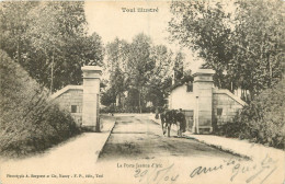 54 - TOUL - LA PORTE JEANNE D'ARC - Toul