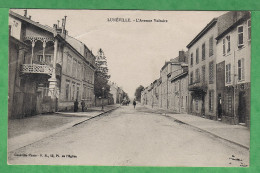 LUNEVILLE - L'AVENUE VOLTAIRE - Luneville