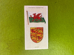 Player's Cigarettes Card National Flags And Arms - Wales - Other & Unclassified