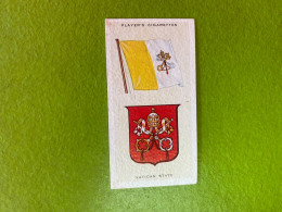 Player's Cigarettes Card National Flags And Arms - Vatican State - Otros & Sin Clasificación