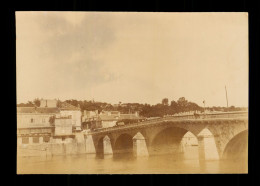 Photo Ancienne 91 Corbeil Essonne Avec Pont  , Hotel Bellevue Et Au Loup Botté ( Format 8cm X 11cm ) - Lieux