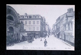 Cp, 14, Lisieux, La Rue Pont-Mortain Et La Halle Aux Blés, Café Lepretre, Attelage, Voyagée 1918, Ed. ND. Phot. , N° 34 - Lisieux