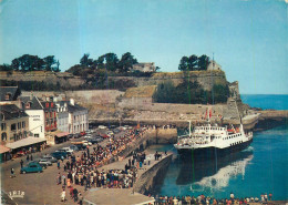 56 BELLE ILE EN MER  Le Guerveur Accoste Au Port Du Palais      Cpsm  Gf 2 Scans - Belle Ile En Mer