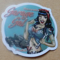 THEME SEXY / PIN UP : AUTOCOLLANT GARAGE GAL - Stickers