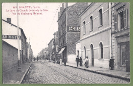 CPA  Vue Peu Courante - LOIRE - ROANNE - LA GARE DU CHEMIN DE FER DE LA COTE - RUE DU FAUBOURG MULSANT - Animation - Roanne