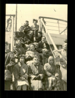 Photo Paquebot Liner De Marseille à Alger   Pendant La Traversée  Avril 1954  ( Format 7,3cm X 10,3cm ) - Boten