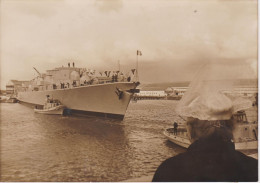 PHOTO PRESSE MISE A FLOT DE LE FREGATE TOURVILLE PHOTO KEYSTONE FORMAT 18 X 13 CMS - Bateaux