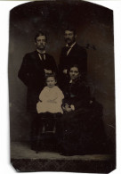 Ferrotype D'une Famille, USA, Vers 1880, Photographe Inconnu, Format CDV - Old (before 1900)