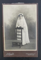 Photo Ancienne CDV Jeune Femme Communion Photo L.LAGARDE MANTES - Autres & Non Classés