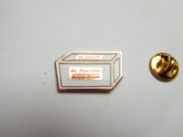 Beau Pin's , Chocolat , Chocolats Français De Neuville , Signé OPUS - Lebensmittel