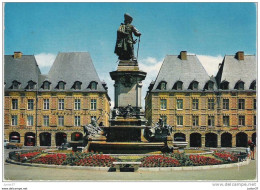 2 Cartes Charleville-Mézières, Place Ducale,  Voiture Renault Caravelle Ou Floride, Peugeot 404 - Charleville