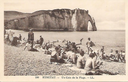 76 ëtretat Un Coin De La Plage - Etretat