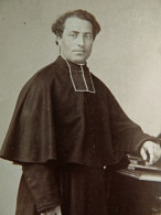 Photo CDV Renaud à Clermont Ferrand  Religieux  Prêtre, Curé  Chasuble  Sec. Emp. CA 1865-70 - L436 - Anciennes (Av. 1900)