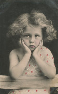Very Cute Close Up Blond Girl Hand Colored  With Head In Her Hands  . Petite Fille Blonde Gros Plan - Portraits