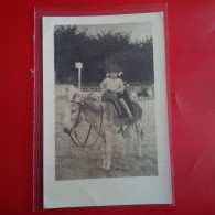 CARTE PHOTO LIEU A IDENTIFER ANE ET PETITE FILLE - Donkeys