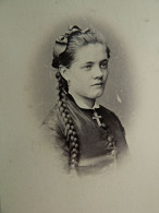 Photo Cdv Barthélemy à Nancy - Jeune Fille à La Longue Tresse, Circa 1870-75 L436 - Antiche (ante 1900)