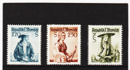 CAO677 ÖSTERREICH 1952 VOLKSTRACHTEN Michl 978/80 Gelber GUMMI ** Postfrisch Siehe ABBILDUNG - Unused Stamps