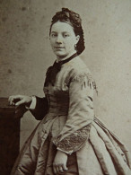 Photo CDV Chéri Rousseau à St Etienne  Jeune Femme  Cheveux Dans Une Résille  Sec. Emp. CA  1865 - L436 - Antiche (ante 1900)