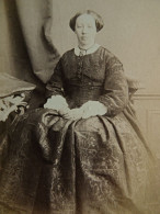 Photo CDV Le Blondel à Lille  Femme élégante Assise  Robe En Soie Moirée  Sec. Emp. CA  1865 - L436 - Ancianas (antes De 1900)