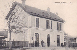 La Gare : Vue Extérieure - Pierre Buffiere