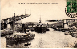 FINISTERRE-Brest-Grand Pont Ouvert Pour Le Passage De La République - Y Le B 200 - Brest