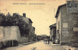 *CPA  - 69 - GRIGNY - Quartier D'Arboras - Plaques Pub Chocolat Menier, Chocolat Louit, Elixir Combier, Le Petit Journal - Grigny