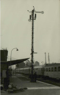 Train En Gare - Cliché Marc Dahlström - Légèrement Gondolé - Treinen