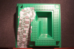 MODULE  ( Moulé )  Ref  2552  - LEGO - 255X255 X H = 65 Mm - Rampe & Fosse -( Pas De Reflet Sur L'original ) - Zonder Classificatie