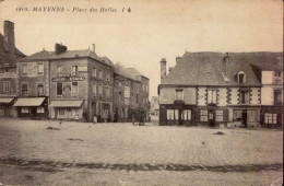 MAYENNE      ( MAYENNE )    PLACE DES HALLES - Mayenne