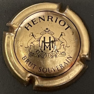 330 - 50 - Henriot, (Or) Brut Souverain (côte 2 €) Capsule De Champagne - Henriot