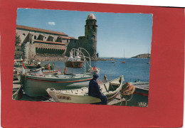 66------COLLIOURE--L'église Et Les Bâteaux Pour La  Pêche Au Lamparo--voir 2 Scans - Collioure