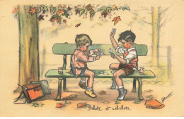 ILLUSTRATEURS AG#MK097 GERMAINE BOURET BELOTE ET REBELOTE DEUX ENFANTS SUR UN BANC QUI JOUE AUX CARTES - Bouret, Germaine