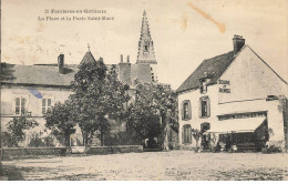 45 FERRIERES EN GATINAIS AI#DC361 LA PLACE ET LA PORTE SAINT-MACE AU FOND L EGLISE - Otros & Sin Clasificación