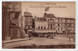 CPA HONFLEUR - Un Coin De La Lieutenance Et Le Quai Beaulieu - Honfleur