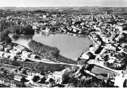 11 CASTELNAUDARY AK#DC204 VUE AERIENNE DU GRAND BASSIN ET DE LA VILLE - Castelnaudary