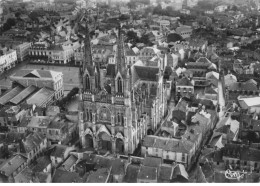 49 CHOLET AK#DC555 VUE AERIENNE LA CATHEDRALE LA PLACE TRAVOT - Cholet