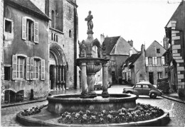 21 SAULIEU AK#DC402 PLACE DE LA FONTAINE RENAULT 4 CV - Saulieu