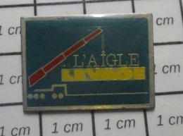 SP11 Pin's Pins / Beau Et Rare / TRANSPORTS / CAMION GRUE L'AIGLE LEVAGE - Transport Und Verkehr