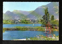 Le Lac Saint André à Proximité De Chambéry Plongeoir - Chambery