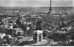 75 PARIS AN#MK0848 LA PLACE ET L ARC DE TRIOMPHE DE L ETOILE AU FOND LA TOUR EIFFEL HENRARD VUE AERIENNE - Eiffeltoren