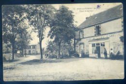 Cpa Du 72 Pézé Le Robert -- Place De La Gare      STEP179 - Autres & Non Classés