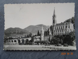 LA BASILIQUE - Lourdes