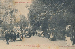 LUCHON - N° 457 - LA FETE DES FLEURS - SORTIE DES VOITURES DU CASINO LES PHOTOGRAPHES - Luchon