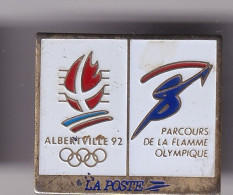 Pin's JO Albertville 92 La Poste Parcours De La Flamme Olympique Réf 8435 - Olympische Spelen