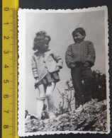 #16  Enfant Child - Boy And Girl - Anonymous Persons