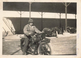 Moto Ancienne De Marque Modèle Type ? * Motos Motocyclette Transport * Photo Ancienne 9x6.5cm - Motorbikes